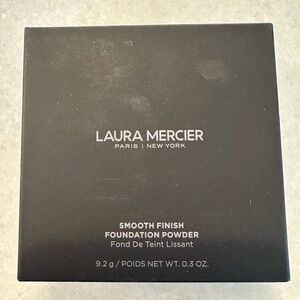 Laura Mercier Smooth Finish Foundation Powder - 2W1 06